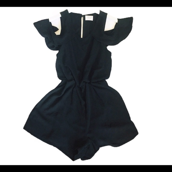 SIENNA SKY (Anthro) Boho Flutter Romper With Cold Shoulder Detail Black Sz Small - Picture 7 of 9